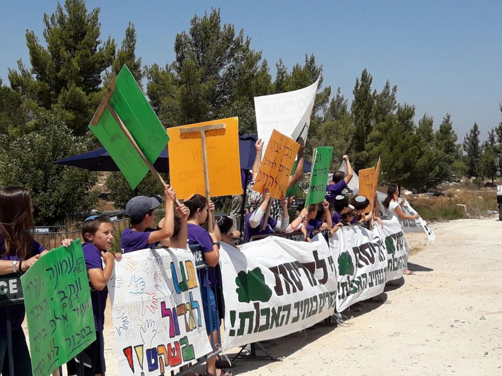 ראש הסגל בלשכת הממשלה: ” אני הולך להילחם על נתיב האבות כאילו זה הבית שלי”