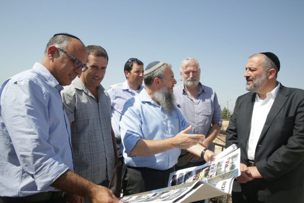 מ”מ כוכב יאיר בבג”ץ נגד השר דרעי: “עולה חשד כבד כי מאחורי הדברים עומדים שיקולים זרים, פוליטיים ולמותר לציין, גם פסולים”.