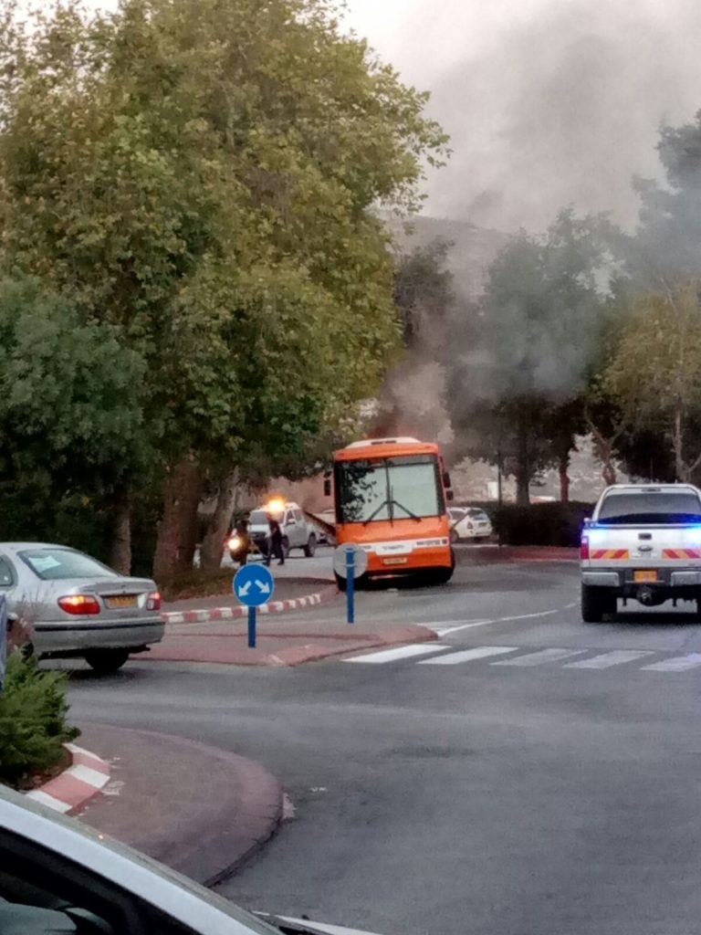 נשרף אוטובוס תלמידים נוסף ביהודה ושומרון