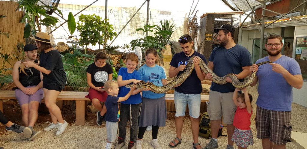 אלפי מטיילים גדשו ביום ראשון של חול המועד סוכות באתרי התיירות בגוש עציון