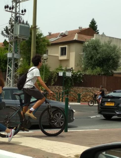 בדיקת אור ירוק בגוש עציון והשומרון: כמה רוכבים על אופניים בצורה מסוכנת?