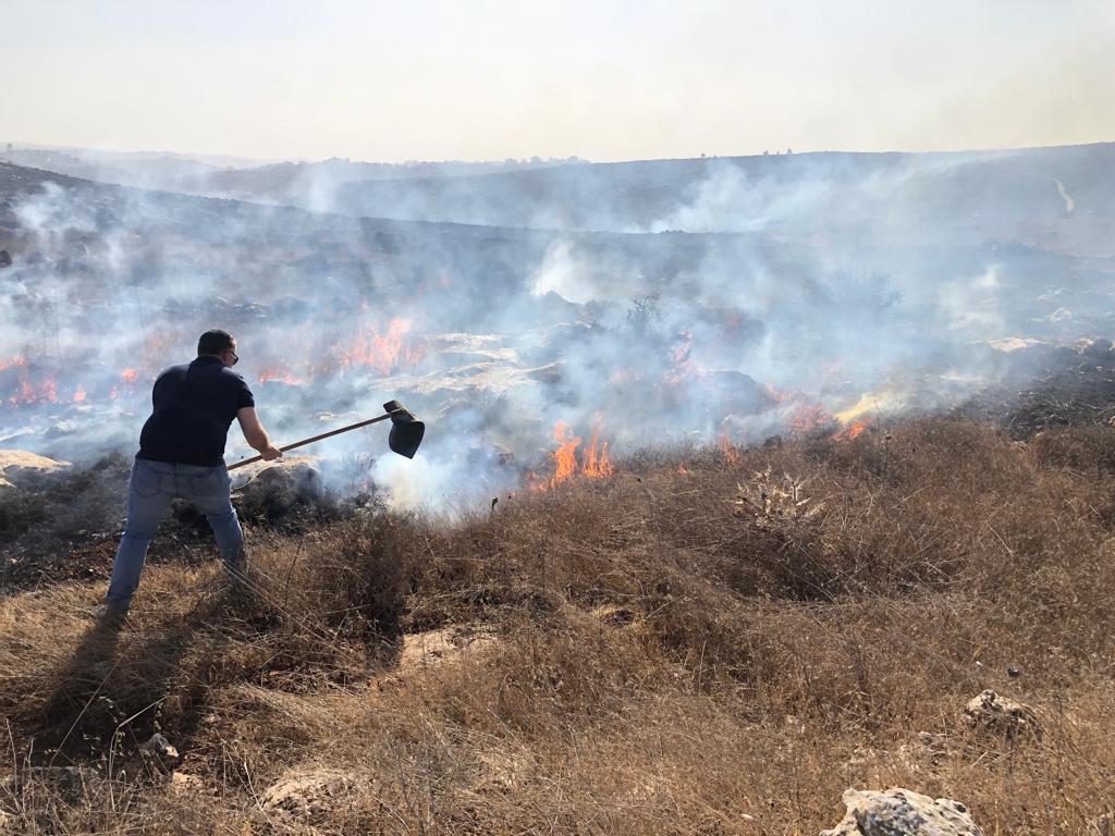 שריפת קוצים בבית חגי – תושבים פונו מבתיהם