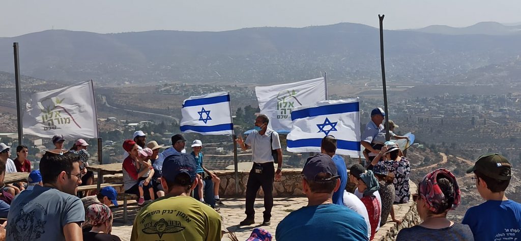 וטיילת בחגך: אלפים באתרי התיירות בשומרון