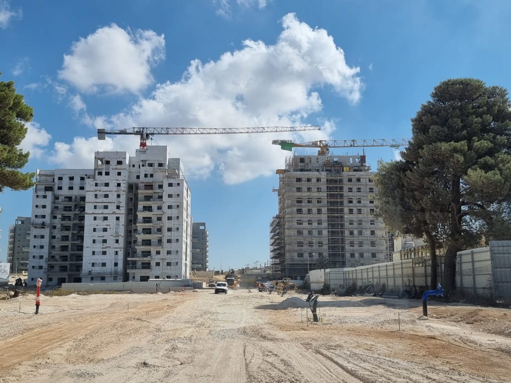 נתניהו וראשי מפלגות הימין מצהירים: ״מצוקת מחירי הדיור מחייבת בנייה מאסיבית ביו״ש״