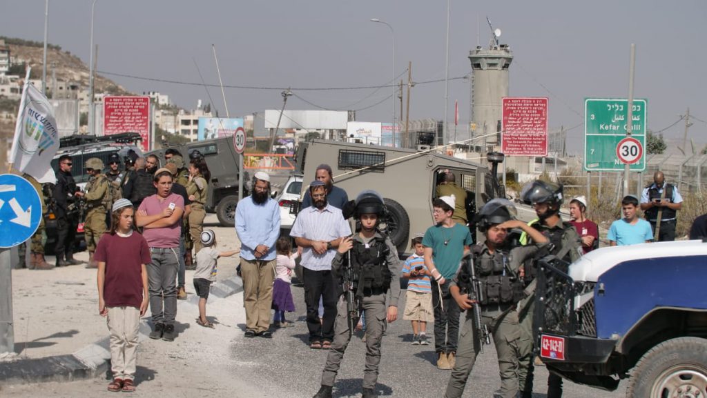 בעקבות הסרת הכתר הצבאי: תושבי השומרון הפגינו ביום שישי בכניסה לשכם