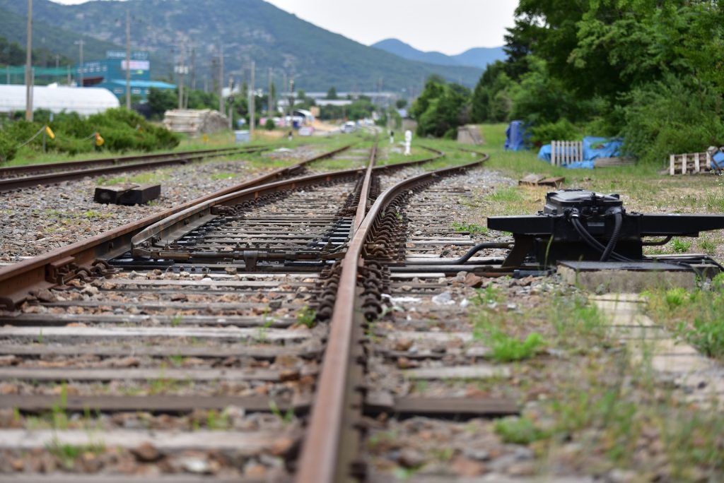 לפחות 32 הרוגים בהתנגשות שתי רכבות ביוון