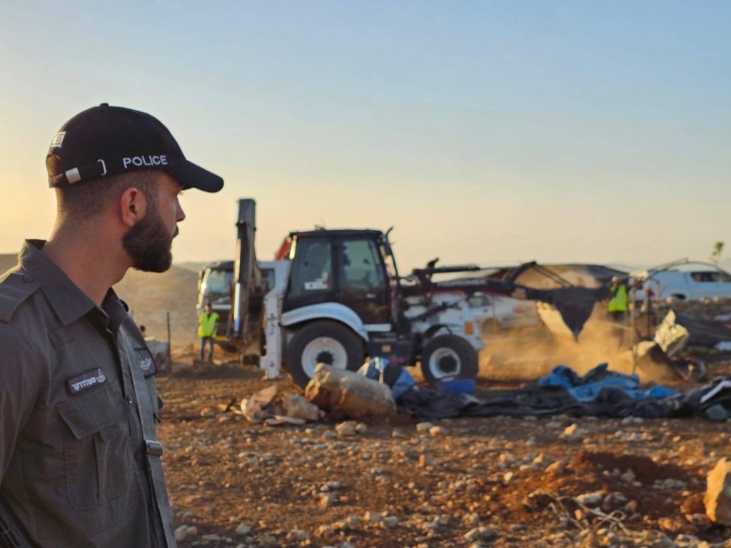 אלימות משטרתית בהרס בגבעת שדה יונתן: ארבעה תושבים נעצרו