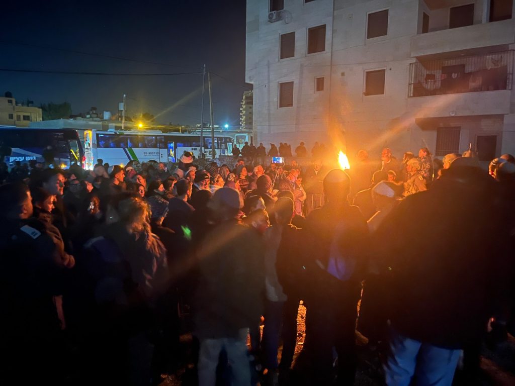 המכבים של אז והחיילים של היום: הדלקת נרות מרגשת בבית צור